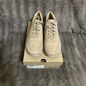Clarks Women’s Beige Sneakers